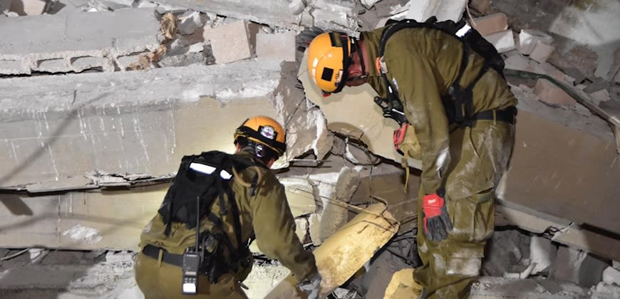 רעידת אדמה חילוץ רעידת אדמה חילוץ